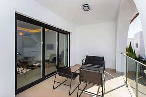 Sunset Paradise - Sleeps 4, Pool, Terrace & Views