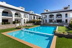 Sunset Paradise - Sleeps 4, Pool, Terrace & Views