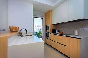 Sunset Paradise - Sleeps 4, Pool, Terrace & Views