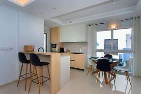 Sunset Paradise - Sleeps 4, Pool, Terrace & Views