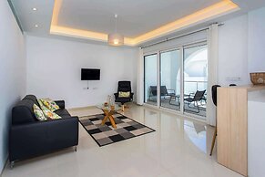 Sunset Paradise - Sleeps 4, Pool, Terrace & Views