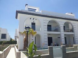 Sunset Paradise - Sleeps 4, Pool, Terrace & Views