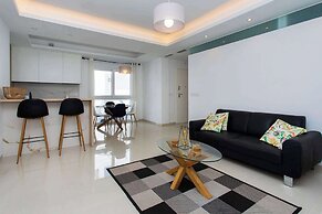 Sunset Paradise - Sleeps 4, Pool, Terrace & Views