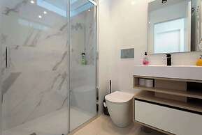 Sunset Paradise - Sleeps 4, Pool, Terrace & Views