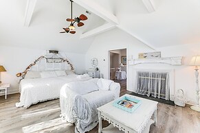 Steps to Shore: Spacious Bethany Beach Retreat