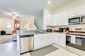 6 Mi to Apollo Beach: Townhome w/ Pool Access!