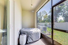 6 Mi to Apollo Beach: Townhome w/ Pool Access!