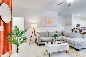 6 Mi to Apollo Beach: Townhome w/ Pool Access!