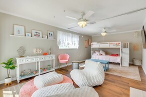 2 Mi to Shore: Modern Retreat in Fort Walton Beach