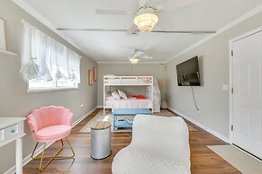 2 Mi to Shore: Modern Retreat in Fort Walton Beach