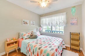 2 Mi to Shore: Modern Retreat in Fort Walton Beach