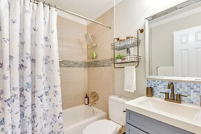 2 Mi to Shore: Modern Retreat in Fort Walton Beach