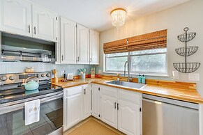 2 Mi to Shore: Modern Retreat in Fort Walton Beach