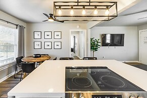 Walk to At&t Stadium: Home w/ Patio & BBQ