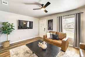 Walk to At&t Stadium: Home w/ Patio & BBQ