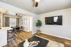 Walk to At&t Stadium: Home w/ Patio & BBQ