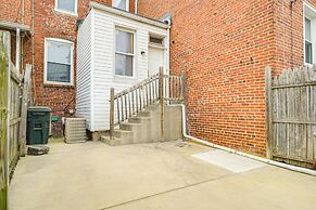 4 Mi to Inner Harbor & Jhu: Baltimore Townhome!