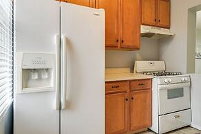 4 Mi to Inner Harbor & Jhu: Baltimore Townhome!
