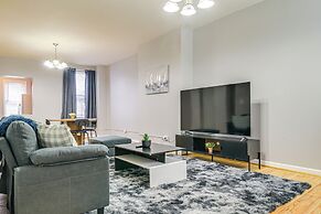 4 Mi to Inner Harbor & Jhu: Baltimore Townhome!