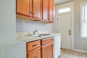 4 Mi to Inner Harbor & Jhu: Baltimore Townhome!