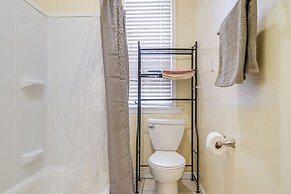 4 Mi to Inner Harbor & Jhu: Baltimore Townhome!