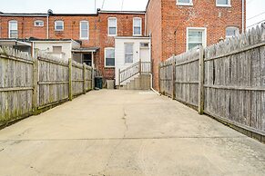 4 Mi to Inner Harbor & Jhu: Baltimore Townhome!
