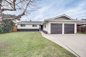 4 Mi to San Joaquin River: Remodeled Home w/ Patio