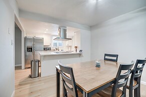 4 Mi to San Joaquin River: Remodeled Home w/ Patio