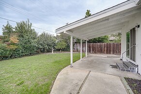 4 Mi to San Joaquin River: Remodeled Home w/ Patio