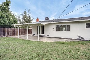 4 Mi to San Joaquin River: Remodeled Home w/ Patio