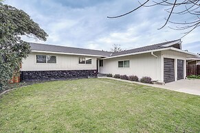 4 Mi to San Joaquin River: Remodeled Home w/ Patio