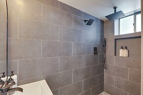 Hot Tub & Sauna: Mountain Living at Hyak Cabin!