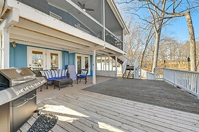 Boat Dock & Slip: Waterfront Home on Lake Tillery!