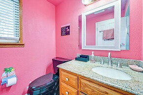 9 Mi to Spanaway Park: Home w/ Indoor Hot Tub