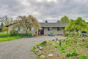 9 Mi to Spanaway Park: Home w/ Indoor Hot Tub