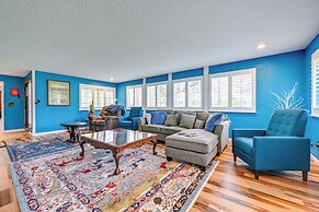 9 Mi to Spanaway Park: Home w/ Indoor Hot Tub