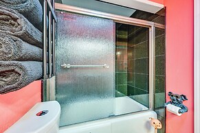 9 Mi to Spanaway Park: Home w/ Indoor Hot Tub