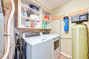 9 Mi to Spanaway Park: Home w/ Indoor Hot Tub