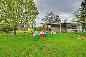 9 Mi to Spanaway Park: Home w/ Indoor Hot Tub