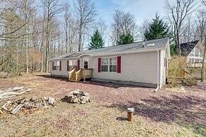 Family Home in Arrowhead Lake w/ Fire Pit!