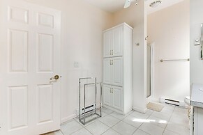 Family Home in Arrowhead Lake w/ Fire Pit!