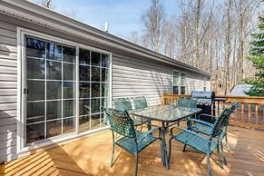 Family Home in Arrowhead Lake w/ Fire Pit!