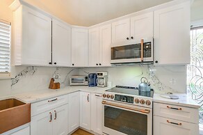 Luxe Lake Granbury Retreat: Dock, Deck & Game Room