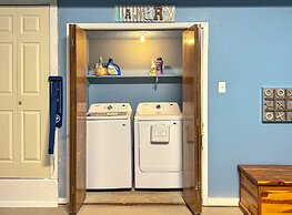 Luxe Lake Granbury Retreat: Dock, Deck & Game Room