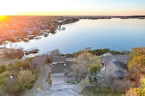 Luxe Lake Granbury Retreat: Dock, Deck & Game Room