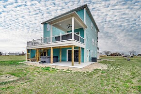 Walk to Wilkins Beach: Spacious Home w/ Hot Tub