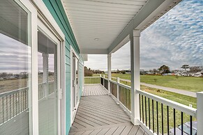 Walk to Wilkins Beach: Spacious Home w/ Hot Tub