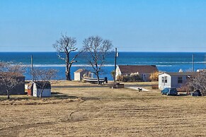 Walk to Wilkins Beach: Spacious Home w/ Hot Tub