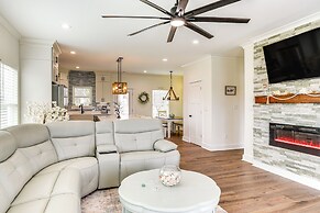 Walk to Wilkins Beach: Spacious Home w/ Hot Tub