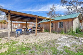 Near Steinhatchee River: Studio w/ Screened Porch!